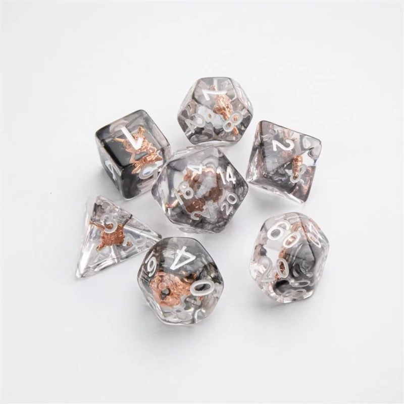 Shield & Weapons RPG Dice Set (7 pcs) de Gamegenic en Dados | La Cueva Roja