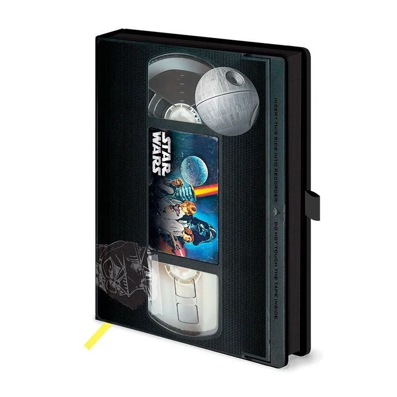 Cuaderno A5 premium VHS Star Wars de Pyramid en Papelería | La Cueva Roja