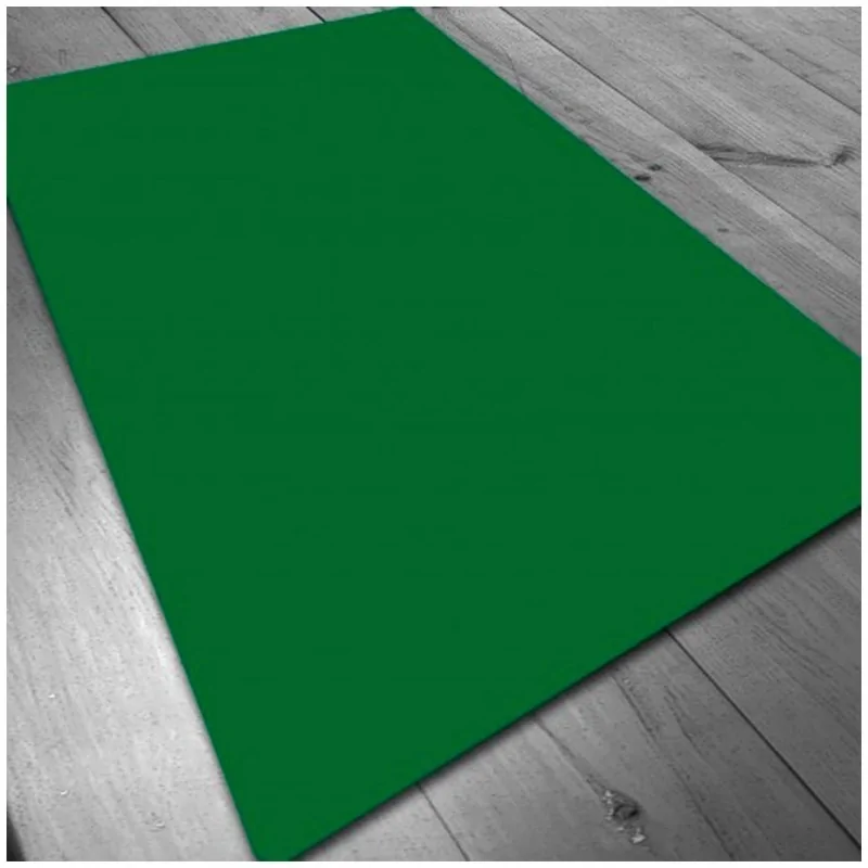 Tapete de Neopreno 140x80cm - Verde Liso de Maldito Games en Tapetes | La Cueva Roja