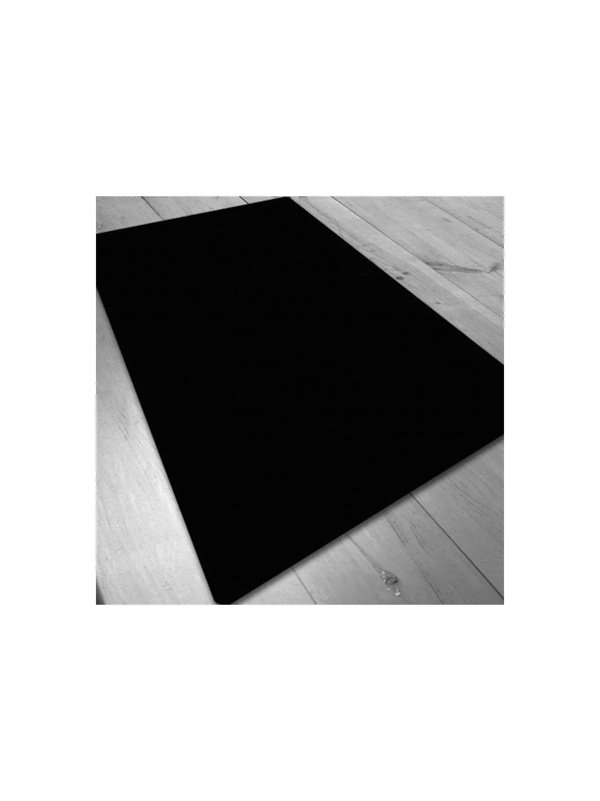 Tapete de Neopreno 140x80cm - Negro Liso de Maldito Games en Tapetes | La Cueva Roja