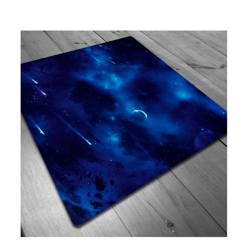Tapete de Neopreno Cuadrado 90x90cm - Espacial de Maldito Games en Tapetes | La Cueva Roja