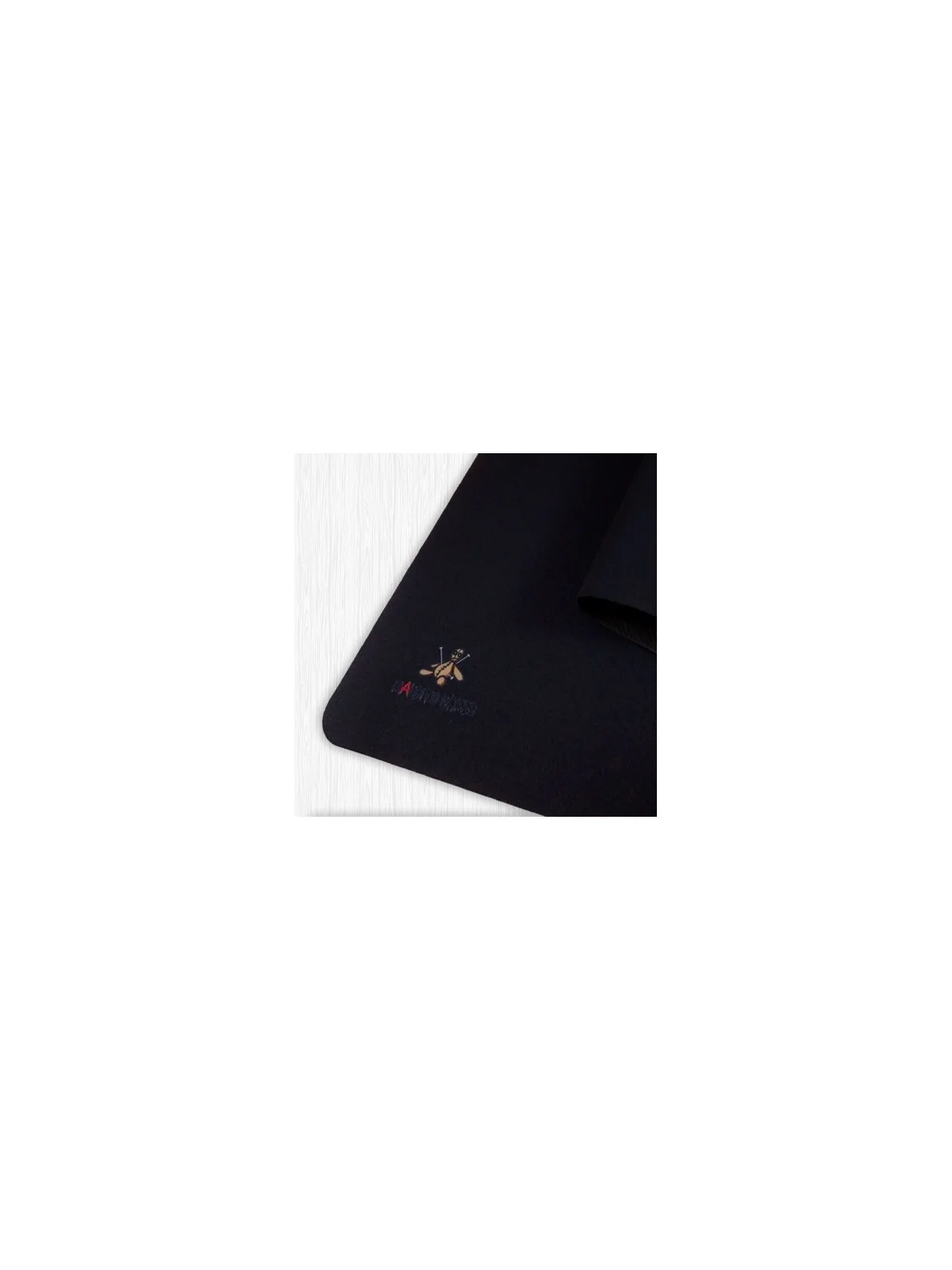 Tapete de Neopreno 150x90cm - Negro Liso de Maldito Games en Tapetes | La Cueva Roja