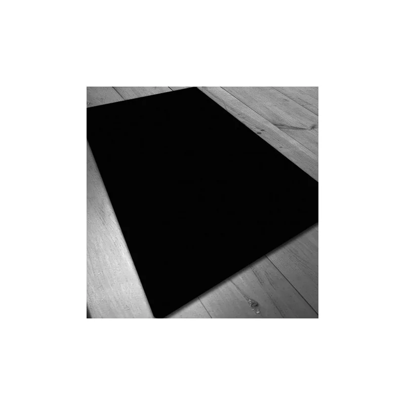 Tapete de Neopreno 150x90cm - Negro Liso de Maldito Games en Tapetes | La Cueva Roja