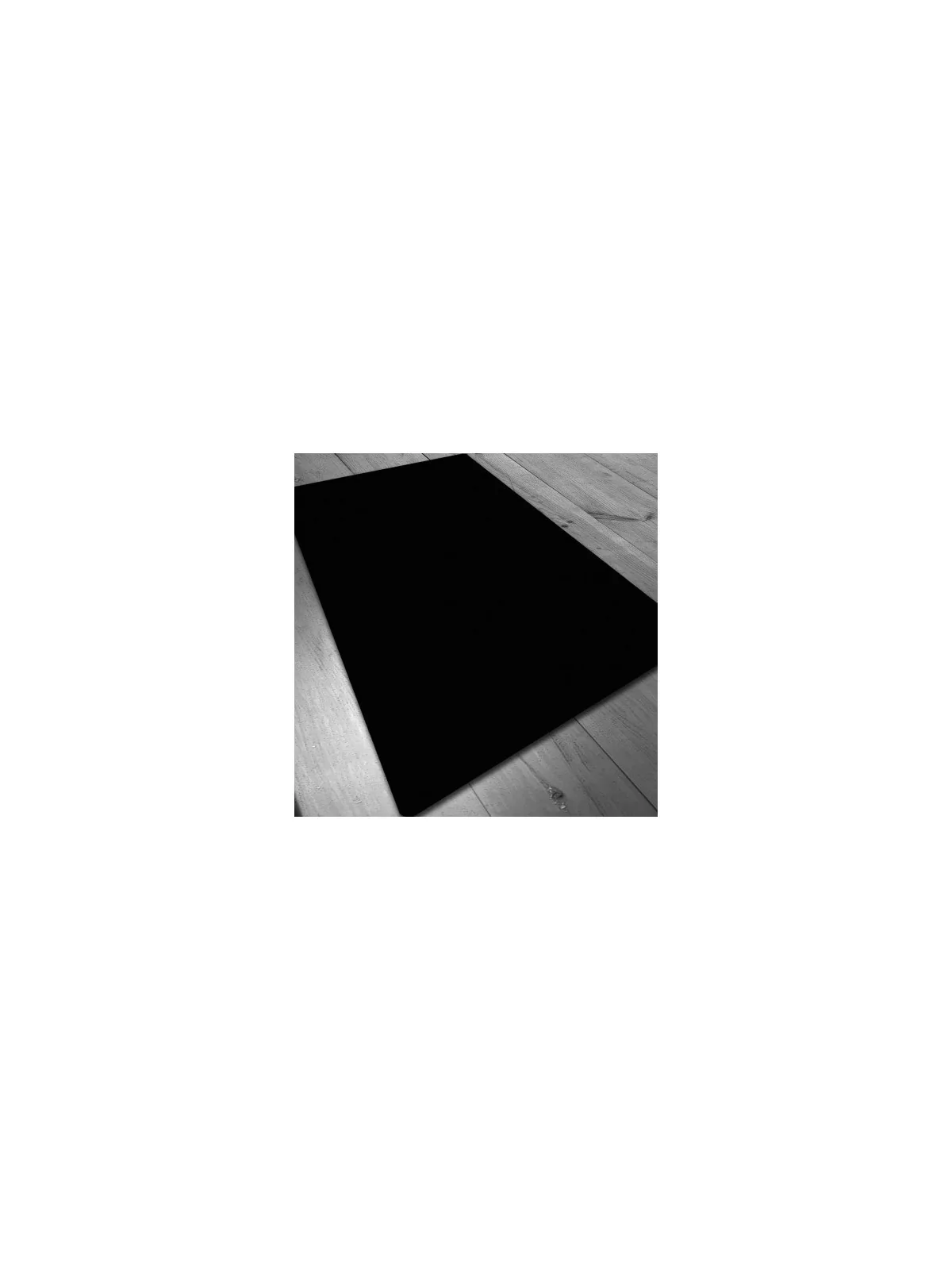 Tapete de Neopreno 150x90cm - Negro Liso de Maldito Games en Tapetes | La Cueva Roja