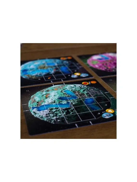 Superluna de Maldito Games en Juegos de Tablero | La Cueva Roja