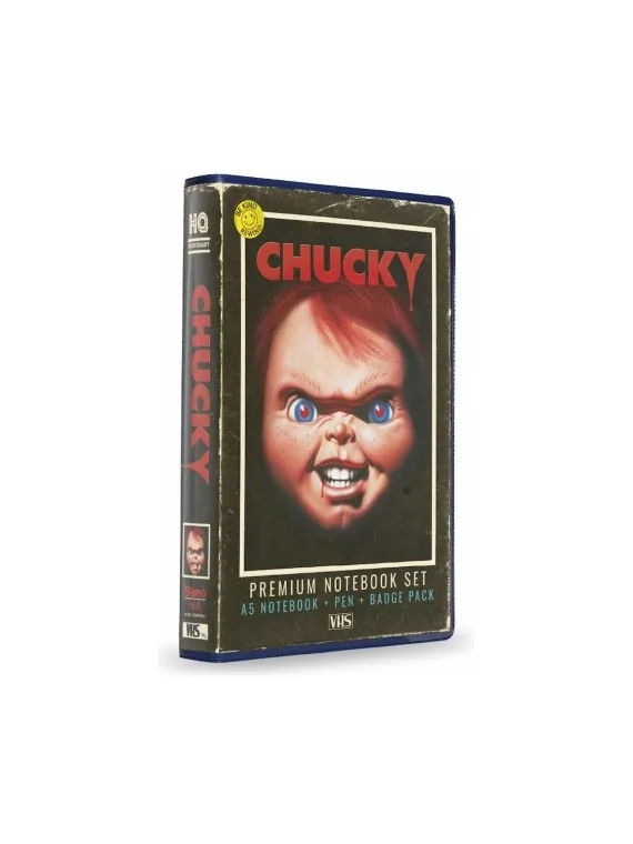 Set VHS: Stationery Set - Chucky (Notebook, Badges and Pen)) de SD GAMES en Papelería | La Cueva Roja