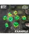 12 Dados D6 16mm: Verde/Amarillo Transparente de Green Stuff World en Dados | La Cueva Roja
