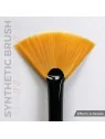 AK Synthetic Brush: Fan Shape (AKB017) de AK Interactive en Ak Interactive | La Cueva Roja