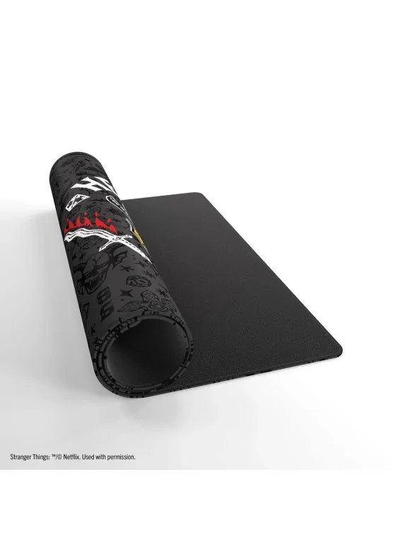Stranger Things: Hellfire Club Prime Playmat de Gamegenic en Tapetes | La Cueva Roja